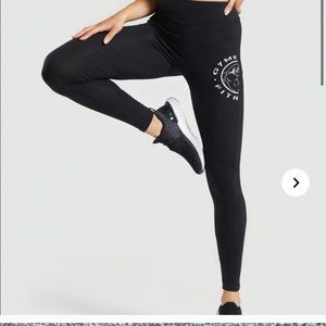 Gym shark leggings